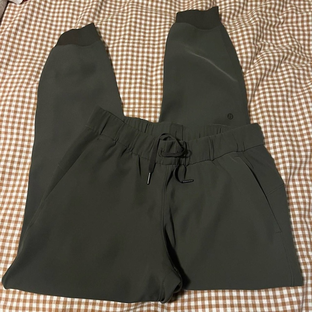 Women's Lululemon Jogger Pants